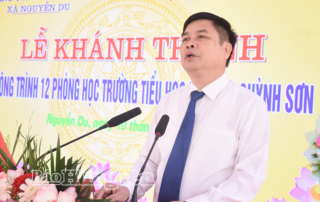 Đồng chí Phạm Văn Nghiêm, Phó Chủ tịch UBND tỉnh phát biểu tại buổi lễ.