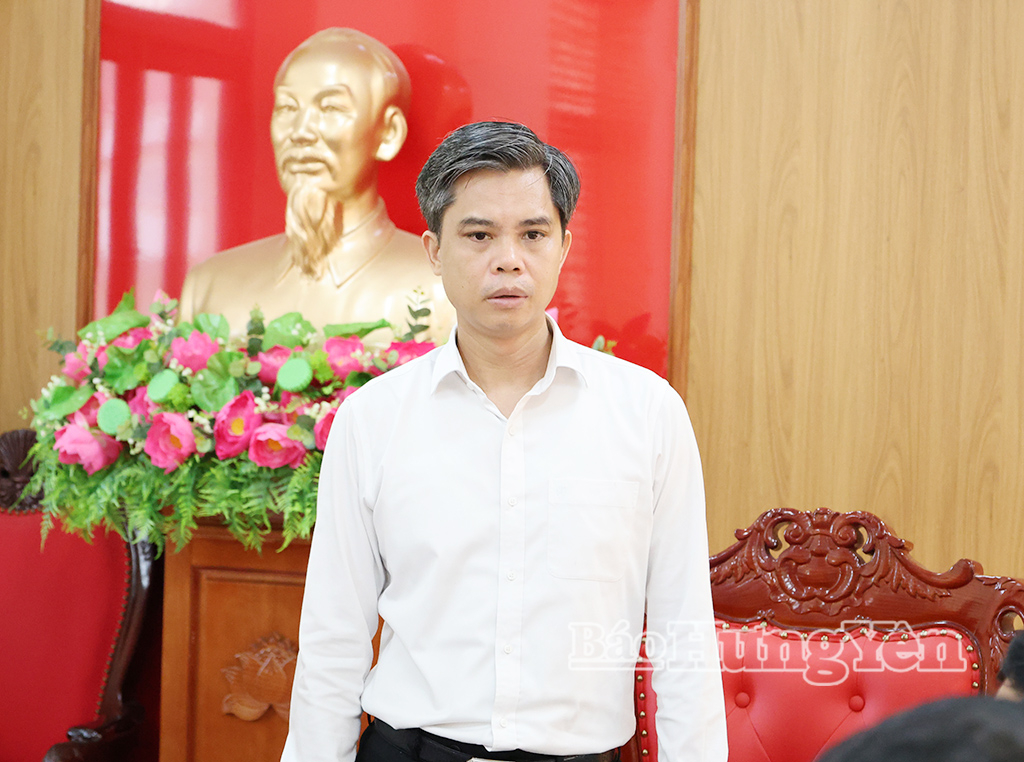 Đồng chí Nguyễn Văn Chiến, Ủy viên Ban Thường vụ Tỉnh ủy, Trưởng ban Tuyên giáo và Dân vận Tỉnh ủy  phát biểu tại buổi làm việc.