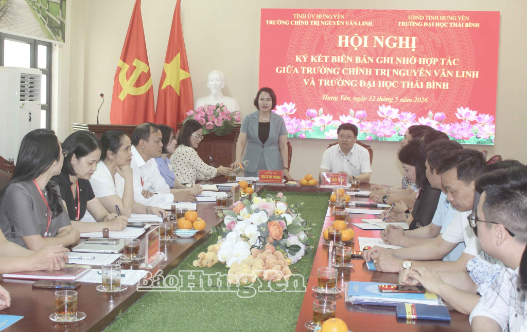 Các đại biểu dự hội nghị.