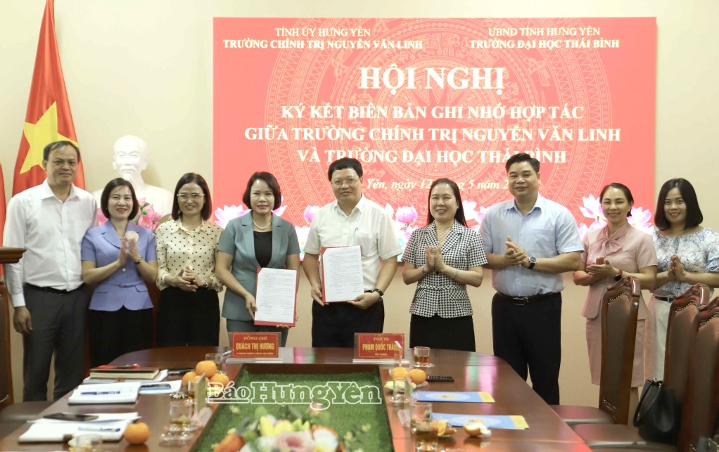 Ký kết biên bản ghi nhớ hợp tác giữa Trường Chính trị Nguyễn Văn Linh và Trường Đại học Thái Bình.
