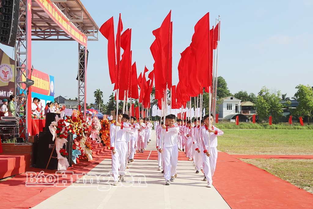 Màn diễu hành tại lễ khai mạc.