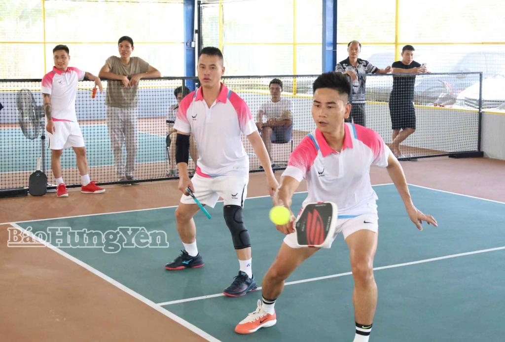 Các vận động viên thi đấu môn Pickleball.