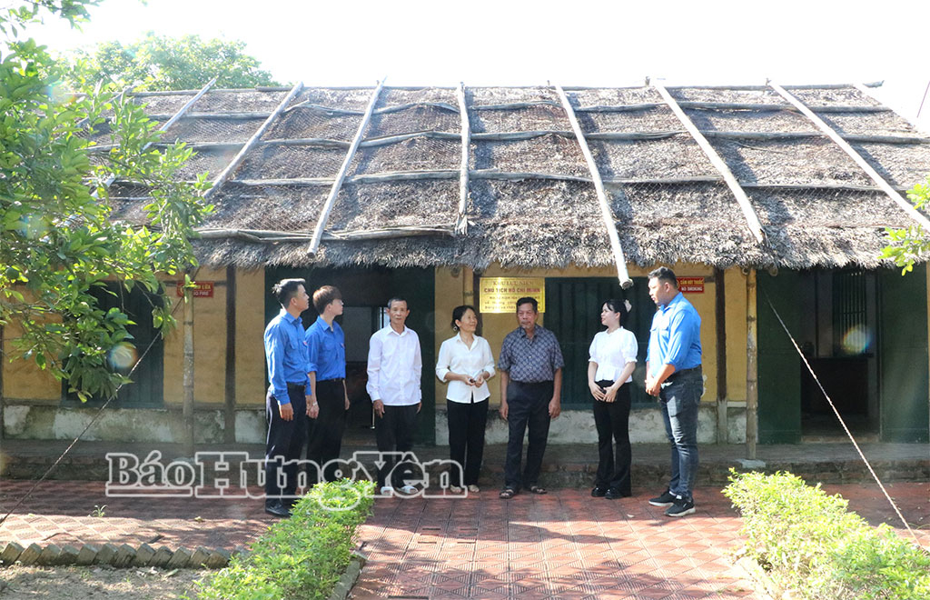 Ngôi nhà lá tại Khu di tích Nhà lưu niệm Chủ tịch Hồ Chí Minh (phường Thái Bình)lưu giữ nhiều kỷ vật gắn với lần Bác Hồ về thăm Thái Bình ngày 31/12/1966.