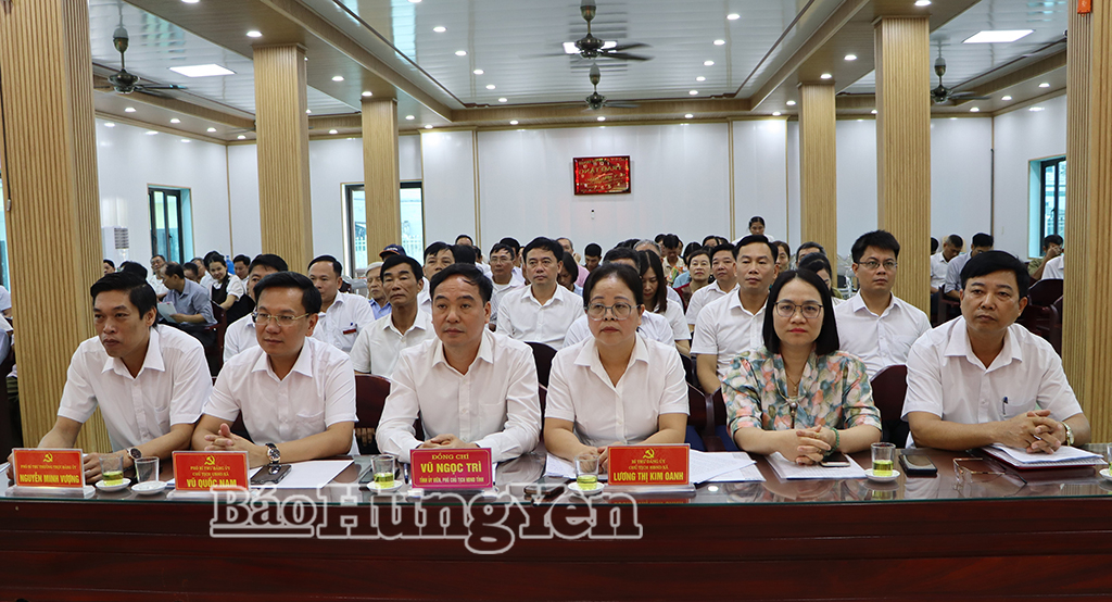 Đồng chí Vũ Ngọc Trì, Phó Chủ tịch HĐND tỉnh dự buổi lễ.