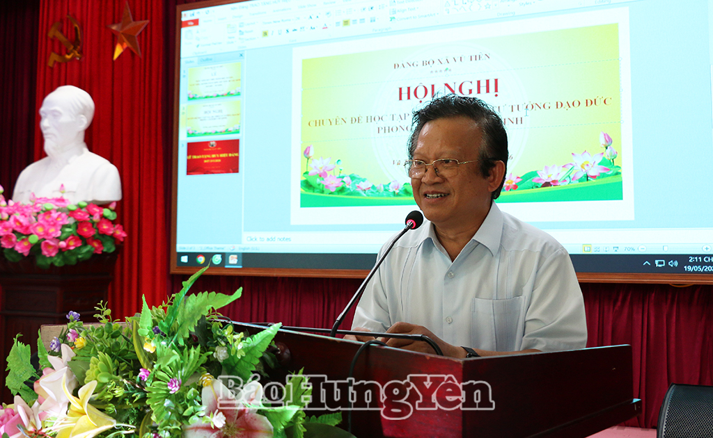 Báo cáo viên truyền đạt chuyên đề “Học tập và làm theo tư tưởng, đạo đức, phong cách Hồ Chí Minh”. 