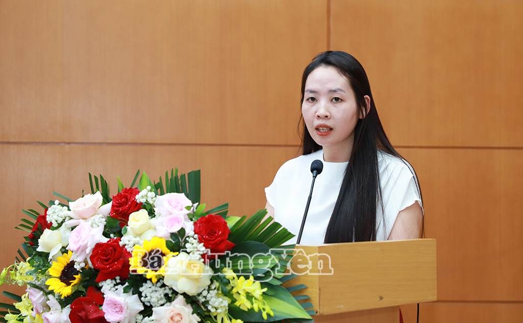 Đại biểu trí thức phát biểu tham luận tại hội nghị.