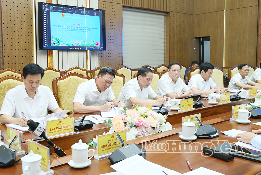 Các đại biểu dự họp.