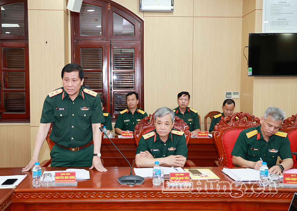 Trung tướng Nguyễn Đức Hưng, Ủy viên Ban Chấp hành Trung ương Đảng, Ủy viên Quân ủy Trung ương, Bí thư Đảng ủy, Chính ủy Quân khu 3 phát biểu tại buổi kiểm tra.