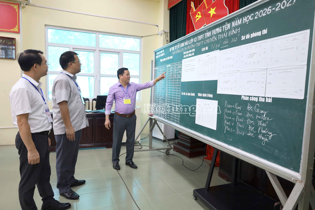 Kiểm tra tại Hội đồng coi thi THPT Chuyên Thái Bình.