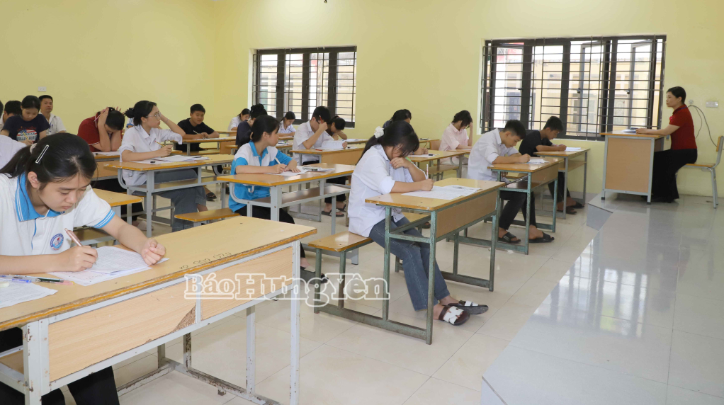 Thí sinh làm bài thi môn Tiếng Anh.