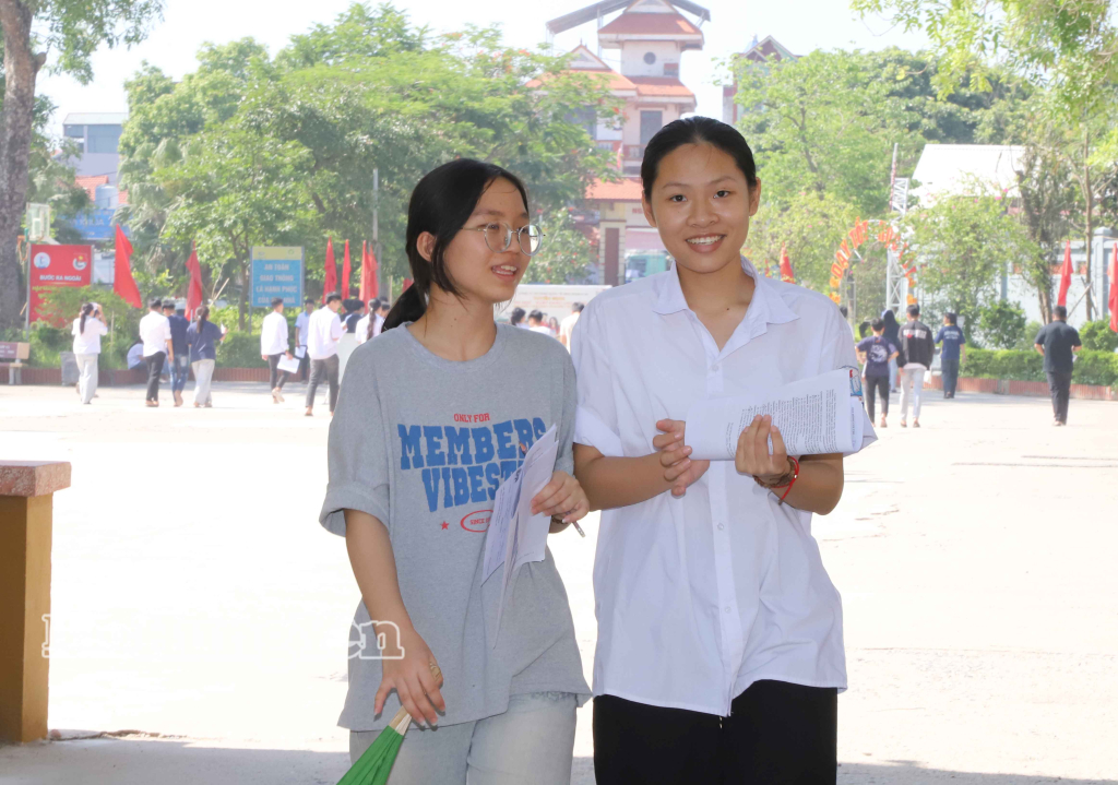 Thí sinh hoàn thành bài thi với tâm trạng phấn khởi.