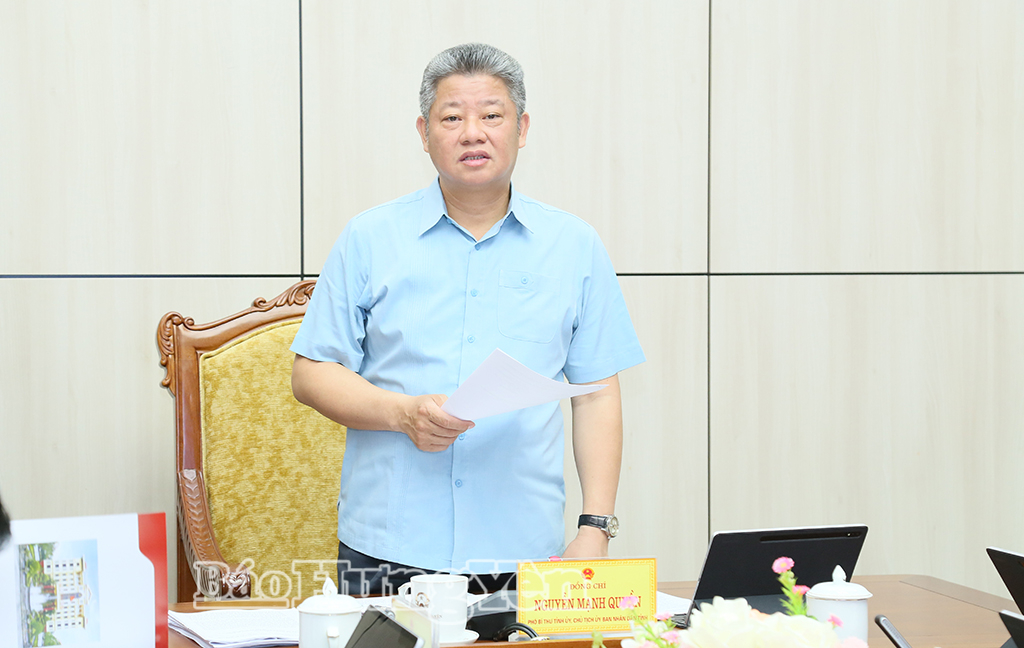 Đồng chí Nguyễn Mạnh Quyền, Phó Bí thư Tỉnh ủy, Chủ tịch UBND tỉnh phát biểu kết luận cuộc họp.
