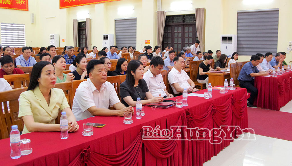 Các đại biểu dự hội nghị.