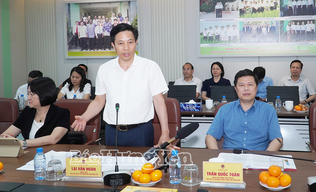 Đồng chí Lại Văn Hoàn, Phó Chủ tịch UBND tỉnh phát biểu tại buổi làm việc với Công ty Cổ phần Tập đoàn ThaiBinh Seed.