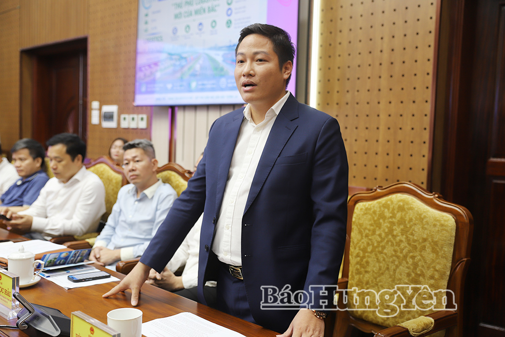 Đại diện Hội Doanh nghiệp trẻ Hà Nội phát biểu tại buổi làm việc.