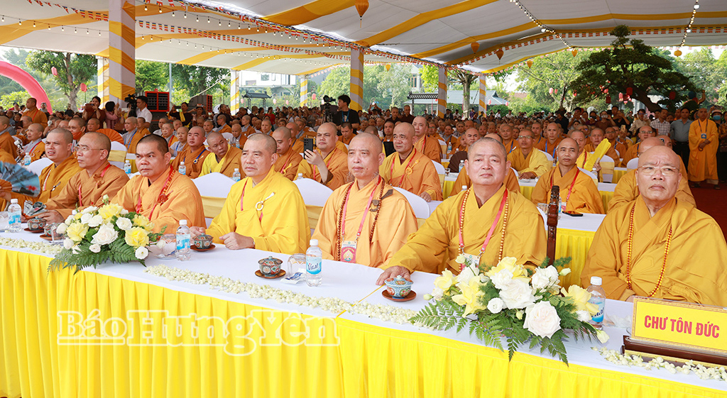 Các đại biểu dự Đại lễ.