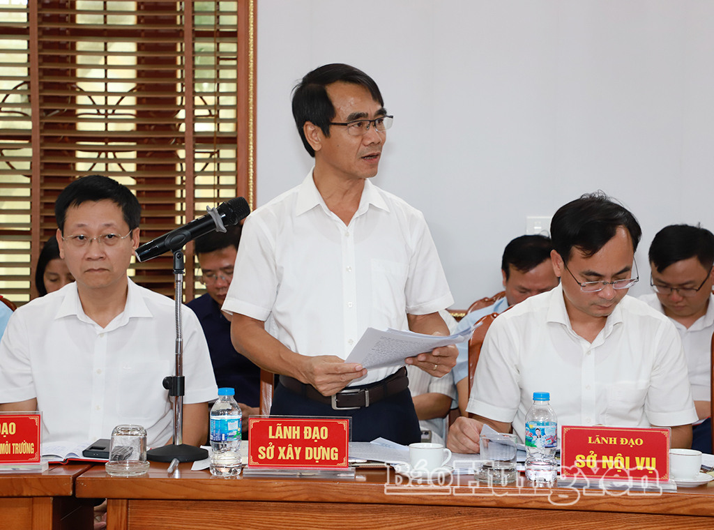 Lãnh đạo Sở Xây dựng phát biểu tại buổi làm việc.