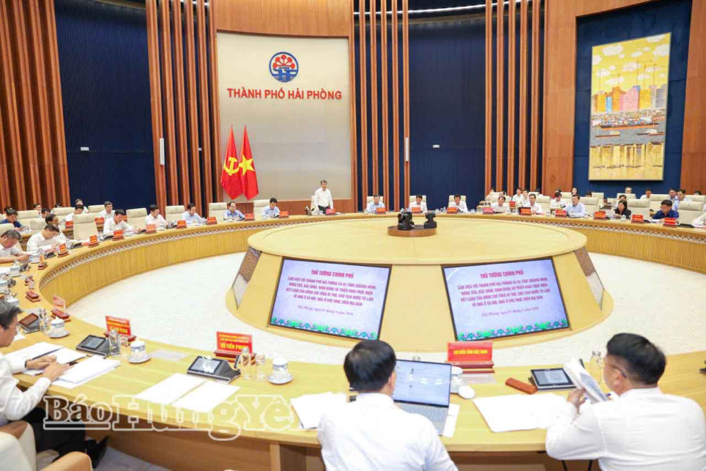Quang cảnh buổi làm việc.