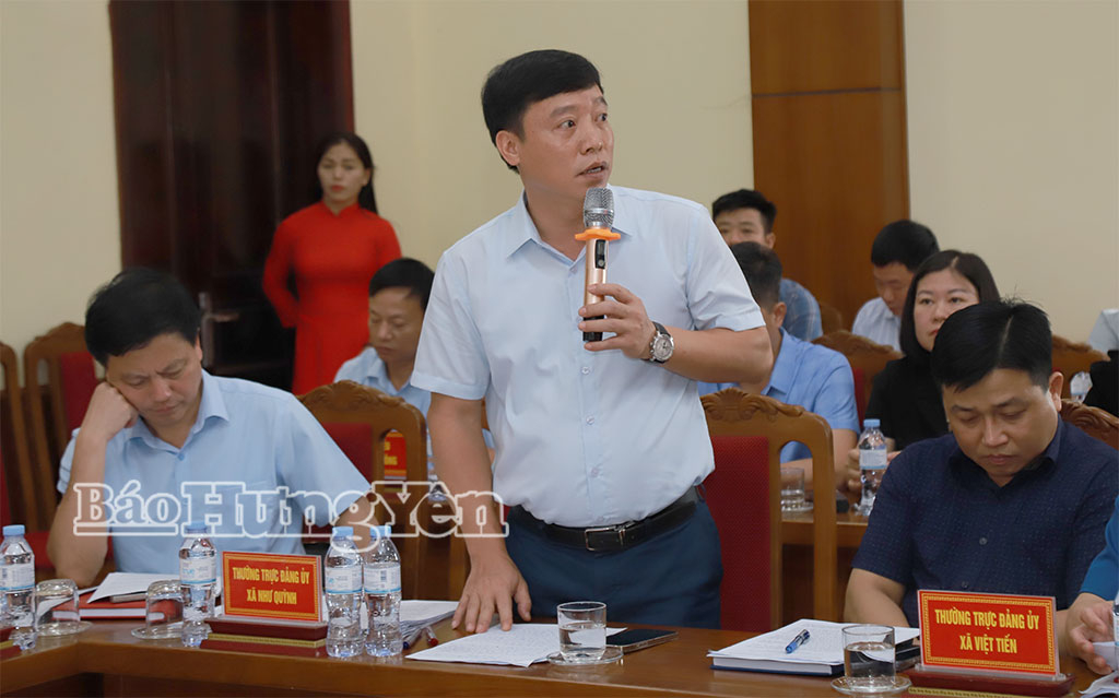 Lãnh đạo xã Như Quỳnh phát biểu.