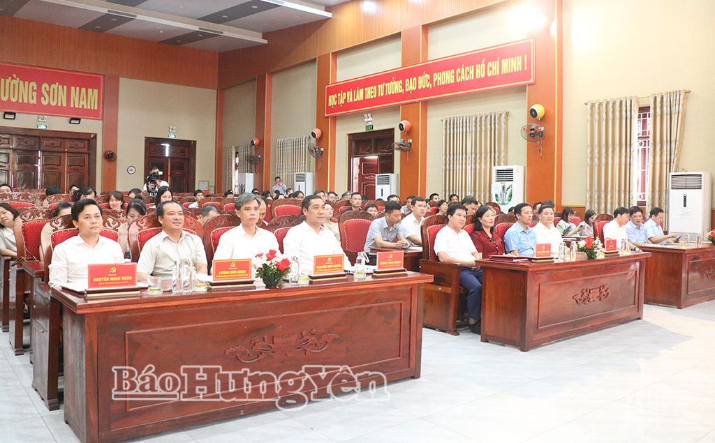 Các đại biểu dự hội nghị.