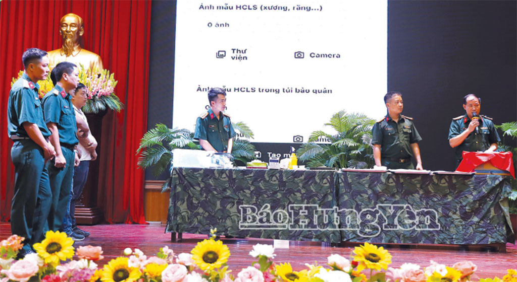 Tập huấn quy trình lấy mẫu và số hóa thông tin mẫu hài cốt liệt sĩ cho các tổ, đội lấy mẫu.