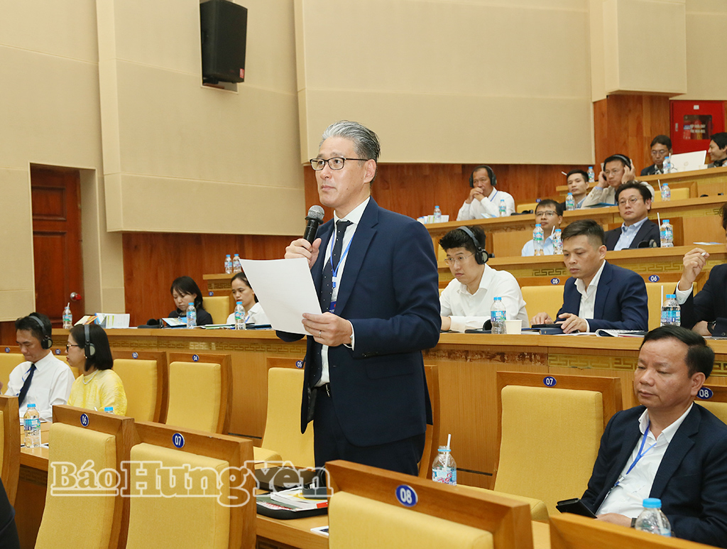 Đại diện doanh nghiệp Nhật Bản đang đầu tư tại Hưng Yên phát biểu tại chương trình.