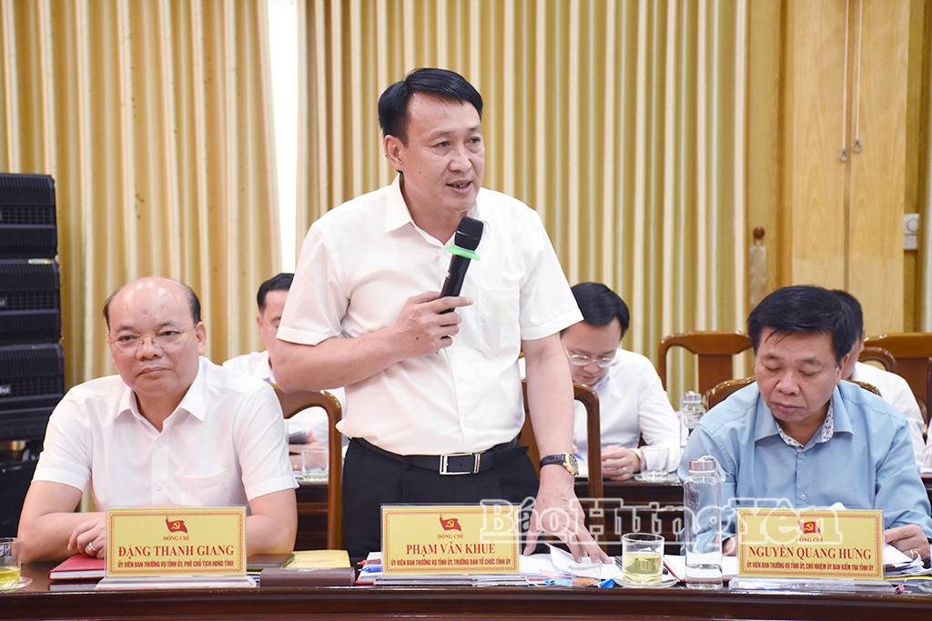 Đồng chí Phạm Văn Khuê, Ủy viên Ban Thường vụ VV88 casino, Trưởng ban Tổ chức VV88 casino phát biểu tại buổi làm việc.