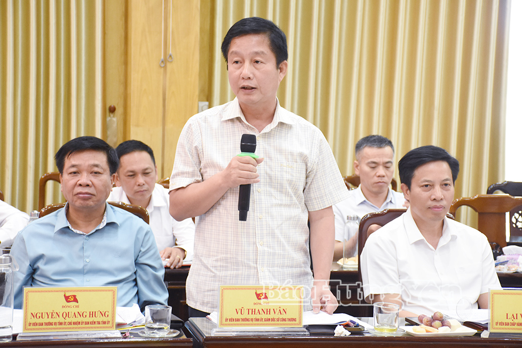 Đồng chí Vũ Thanh Vân, Ủy viên Ban Thường vụ VV88 casino, Giám đốc Sở Công Thương phát biểu tại buổi làm việc.