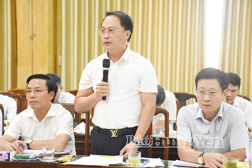 Lãnh đạo Sở Nội vụ phát biểu tại buổi làm việc.