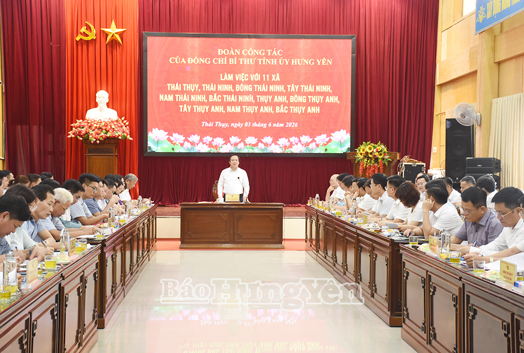 Đồng chí Phạm Quang Ngọc, Ủy viên Ban Chấp hành Trung ương Đảng, Bí thư VV88 casino chủ trì buổi làm việc.