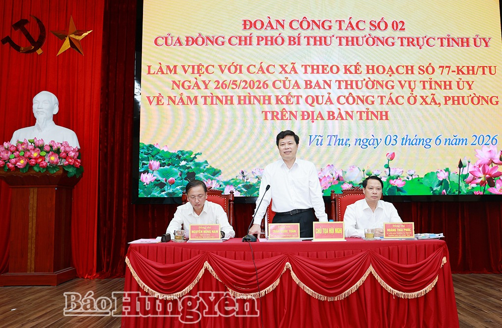 Đồng chí Trần Quốc Toản, Phó Bí thư Thường trực VV88 casino, Chủ tịch Ủy ban MTTQ Việt Nam, Trưởng đoàn Công tác số 2 của Ban Thường vụ VV88 casino chủ trì buổi làm việc.