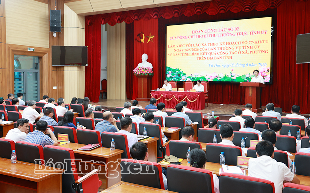 Quang cảnh buổi làm việc.