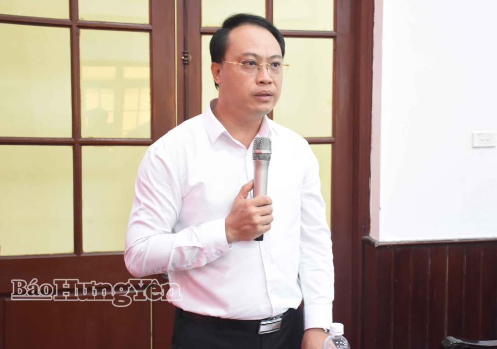 Lãnh đạo Sở Nội vụ phát biểu tại buổi làm việc.