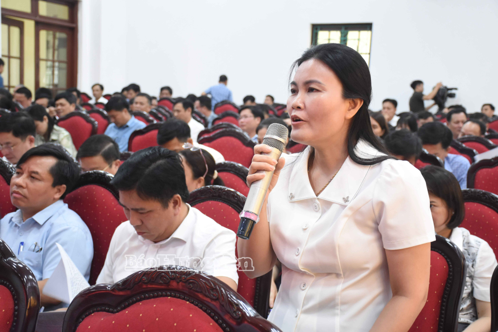 Lãnh đạo xã Ái Quốc phát biểu tại buổi làm việc.