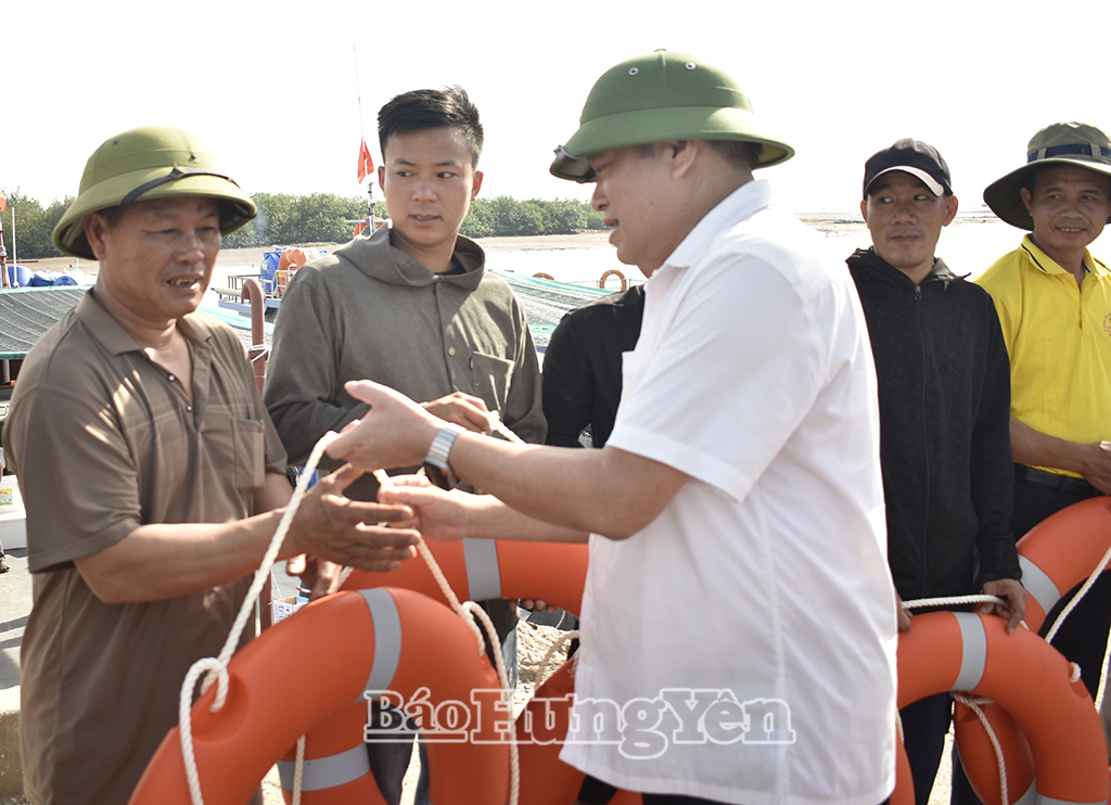 Lãnh đạo Sở J88.com Đăng nhập, Đăng ký trang chủ nhà cái J88 và J88vip00 Giải Trí Thể Thao tặng phao cứu sinh cho J88vip00 tỷ lệ kèo World Cup . 