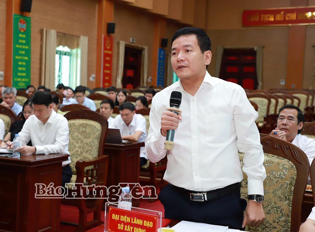 Lãnh đạo Sở Đăng ký nhận khuyến mãi  phát biểu tại buổi làm việc.