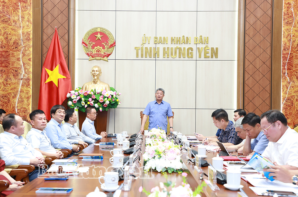 Đồng chí Nguyễn Mạnh Quyền, Phó Bí thư Tỉnh ủy, Chủ tịch UBND tỉnh chủ trì buổi làm việc. 
