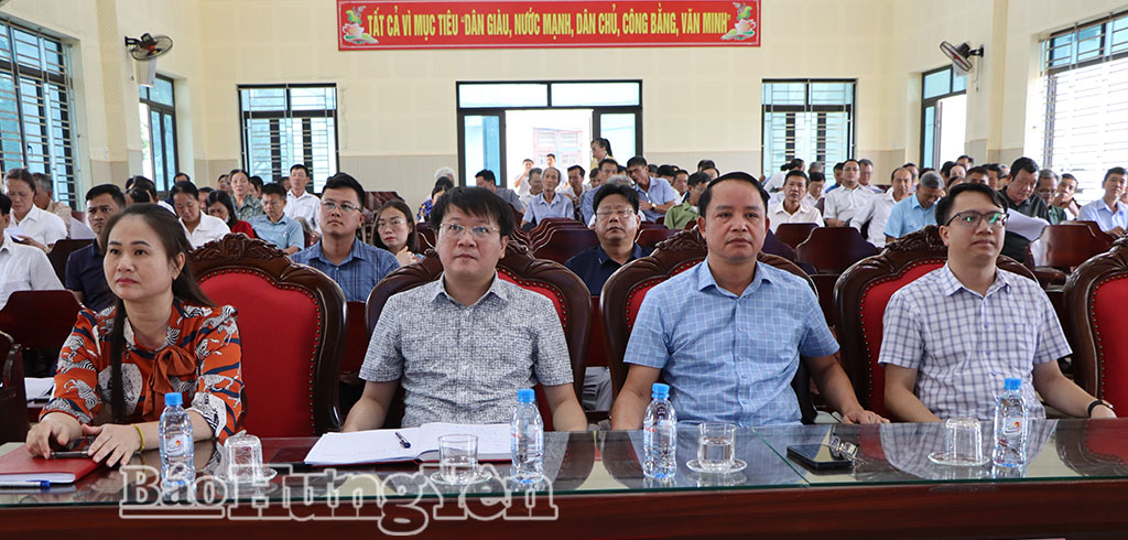 Các đại biểu dự hội nghị.