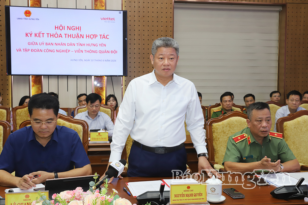 Đồng chí Nguyễn Mạnh Quyền, Phó Bí thư Tỉnh ủy, Chủ tịch UBND tỉnh phát biểu tại hội nghị.