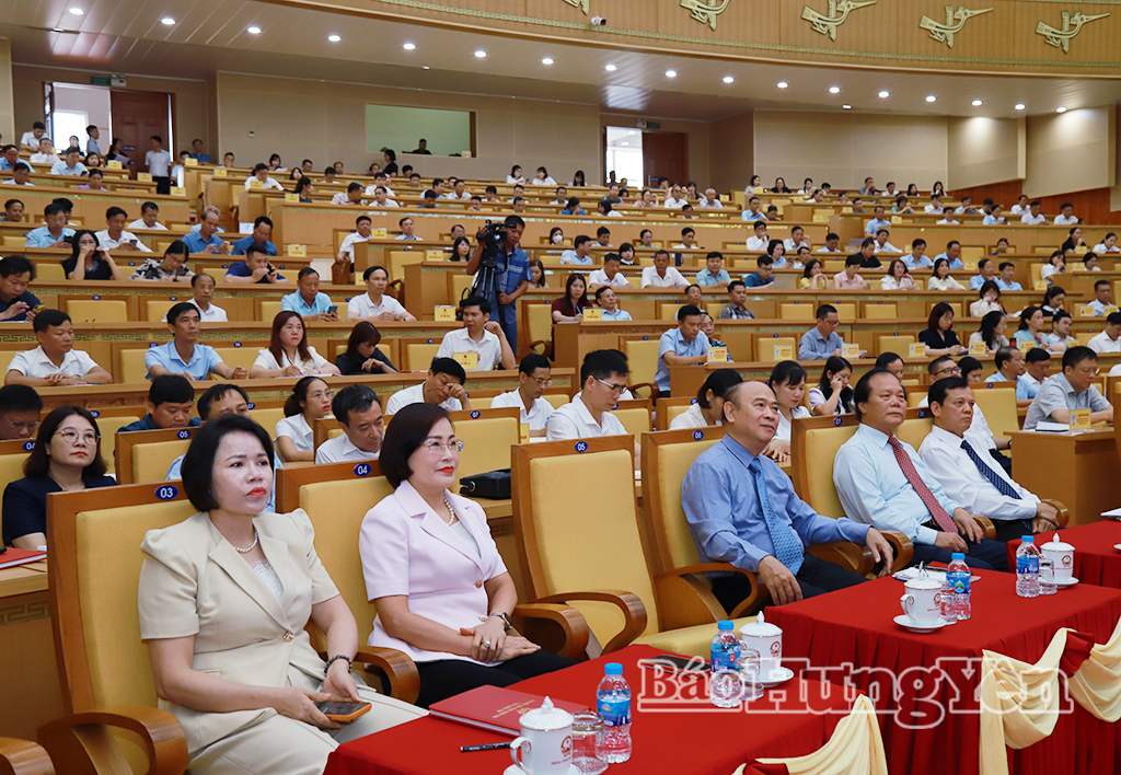Các đại biểu dự hội nghị.   