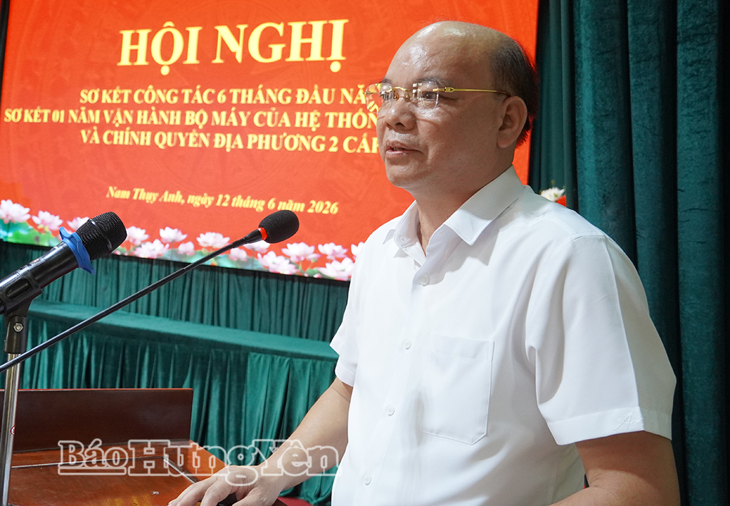 Đồng chí Đặng Thanh Giang, Ủy viên Ban Thường vụ Tỉnh ủy, Phó Chủ tịch HĐND tỉnh phát biểu tại hội nghị.