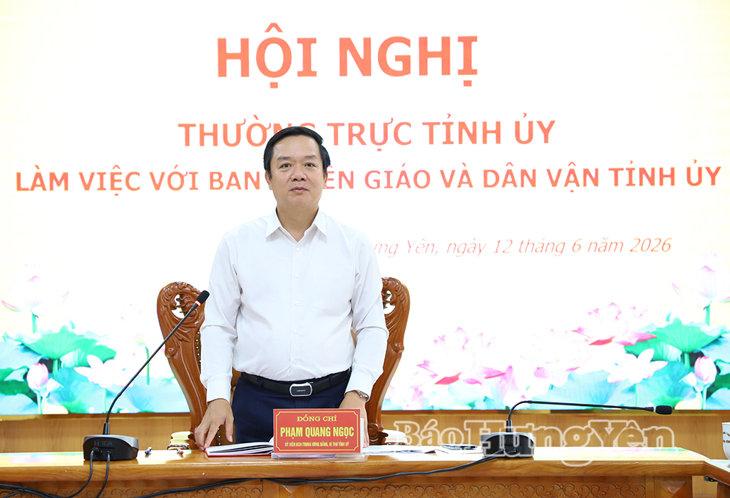 Đồng chí Phạm Quang Ngọc, Ủy viên Ban Chấp hành Trung ương Đảng, Bí thư Tỉnh ủy phát biểu kết luận hội nghị.
