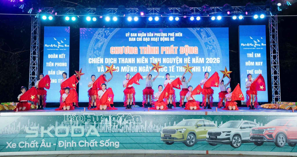 Nhiều chương trình được tổ chức tại phố đi bộ Nam Hòa.