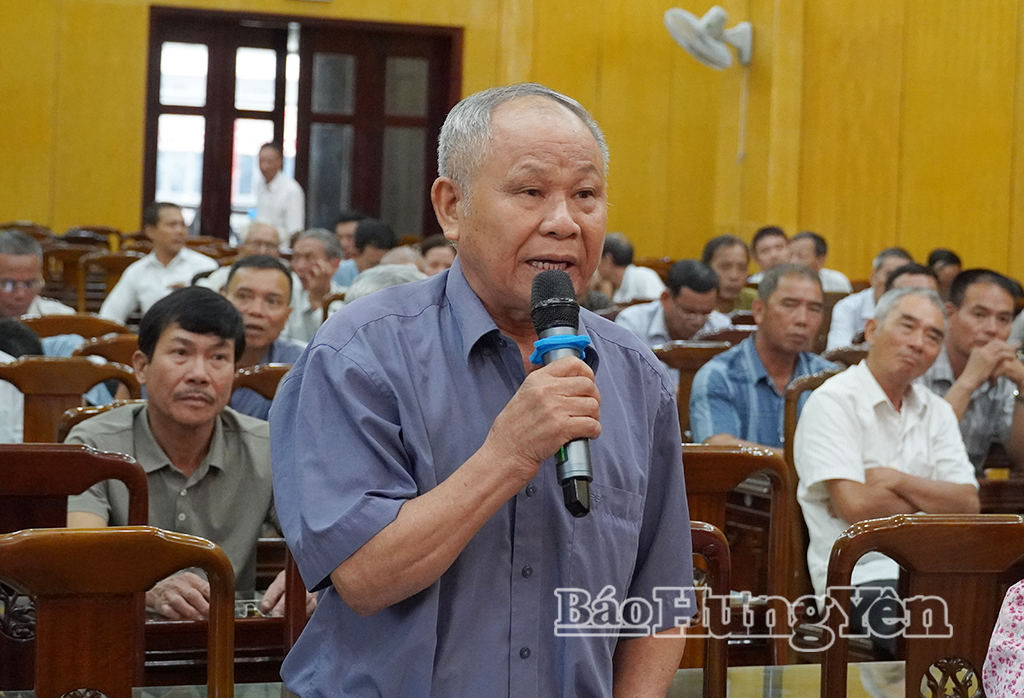 Cử tri xã Thái Thụy kiến nghị đầu tư nâng cấp các tuyến đường giao thông nông thôn.
