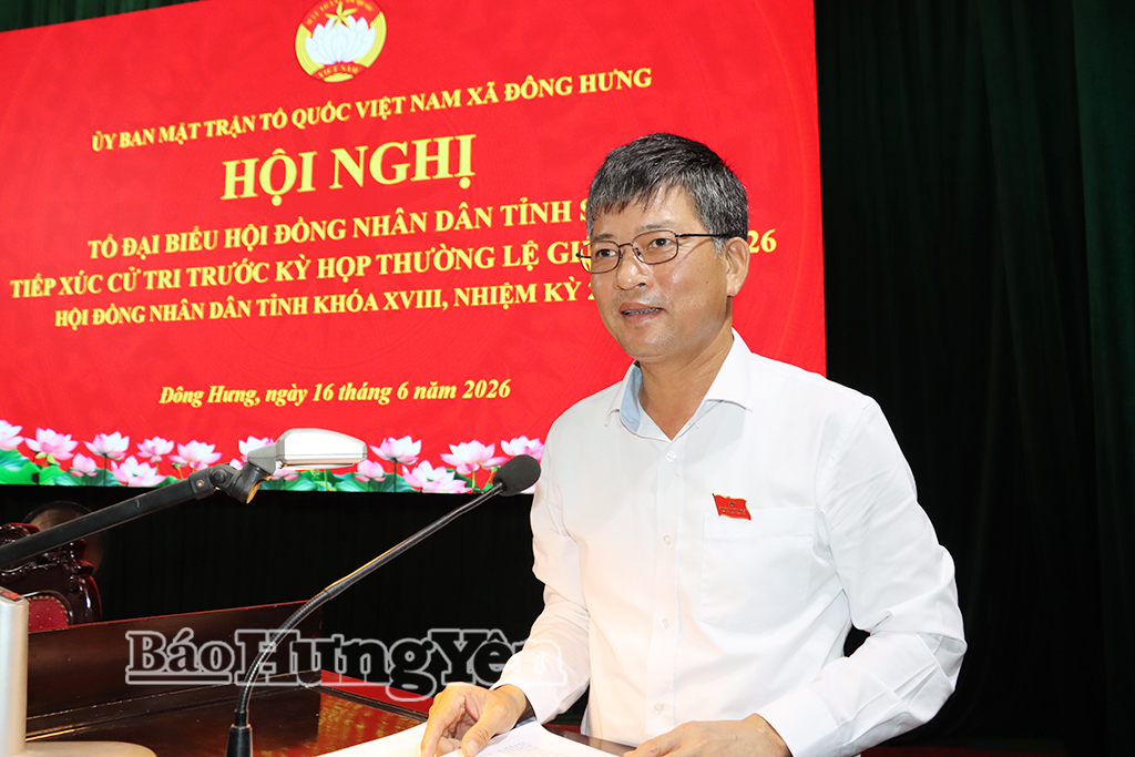 Đồng chí Lê Xuân Tiến, Ủy viên Ban Thường vụ Tỉnh ủy, Phó Chủ tịch Thường trực HĐND tỉnh phát biểu giải đáp, tiếp thu ý kiến, kiến nghị của cử tri.