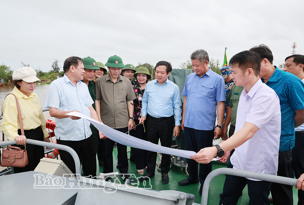 Khảo sát, kiểm tra công tác phòng, chống thiên tai dọc tuyến sông Hồng và định hướng phát triển kinh tế biển