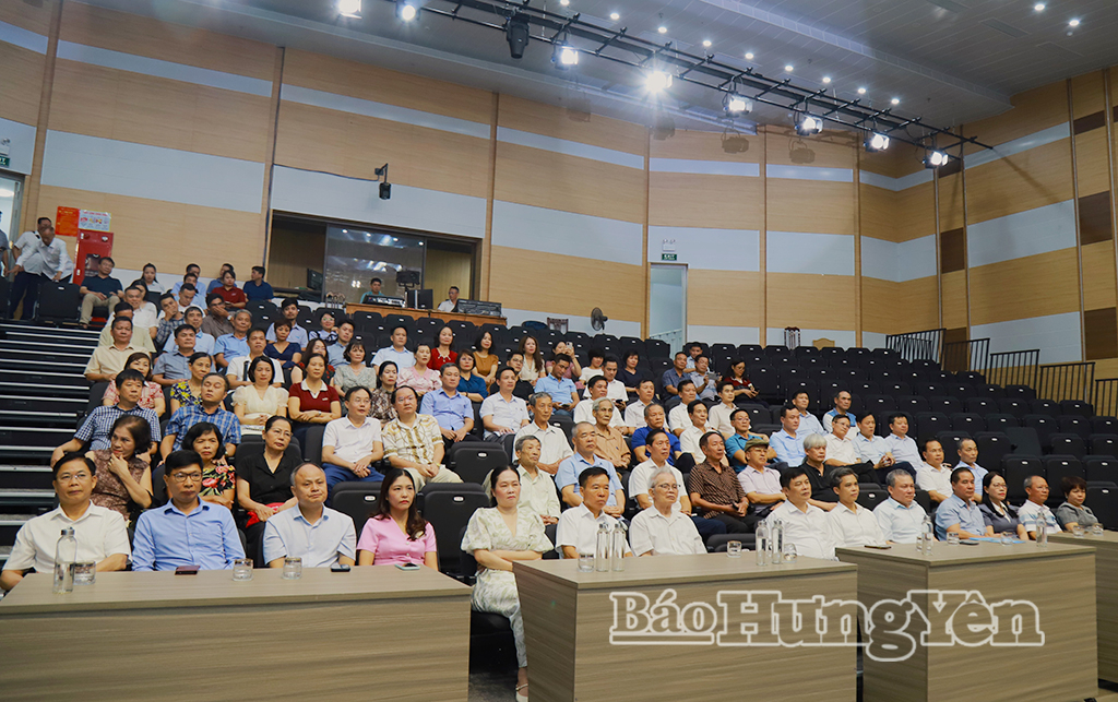 Các đại biểu dự hội nghị gặp mặt kỷ niệm 101 năm Ngày Báo chí cách mạng Việt Nam.