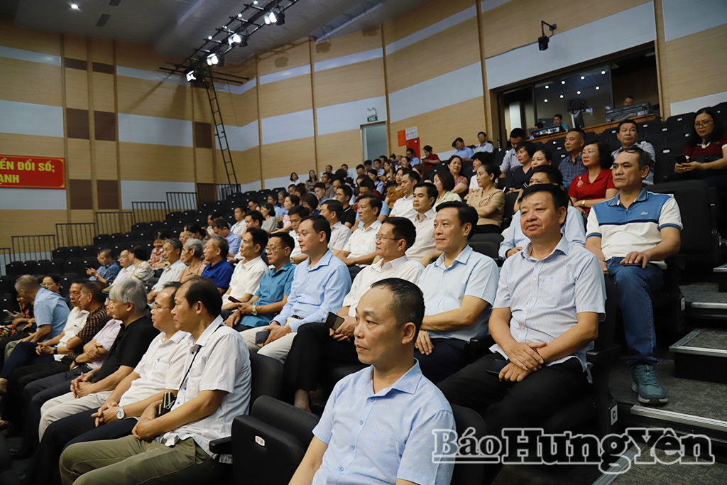 Các đại biểu dự hội nghị gặp mặt kỷ niệm 101 năm Ngày Báo chí cách mạng Việt Nam.