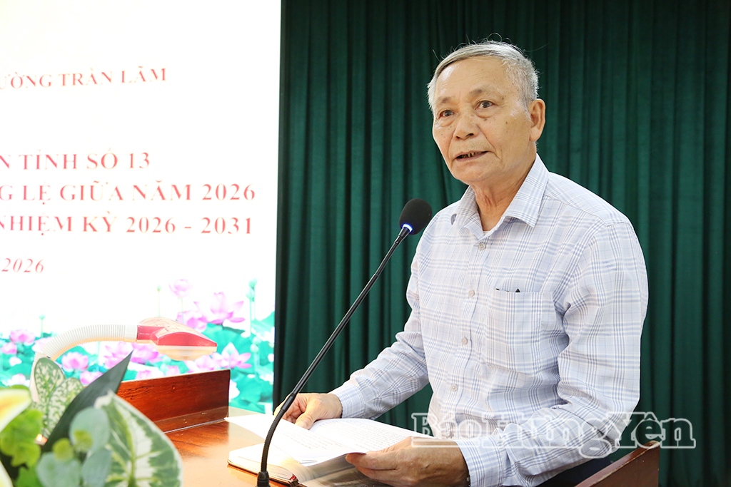 Cử tri phường Trà Lý trình bày ý kiến, kiến nghị tại hội nghị.