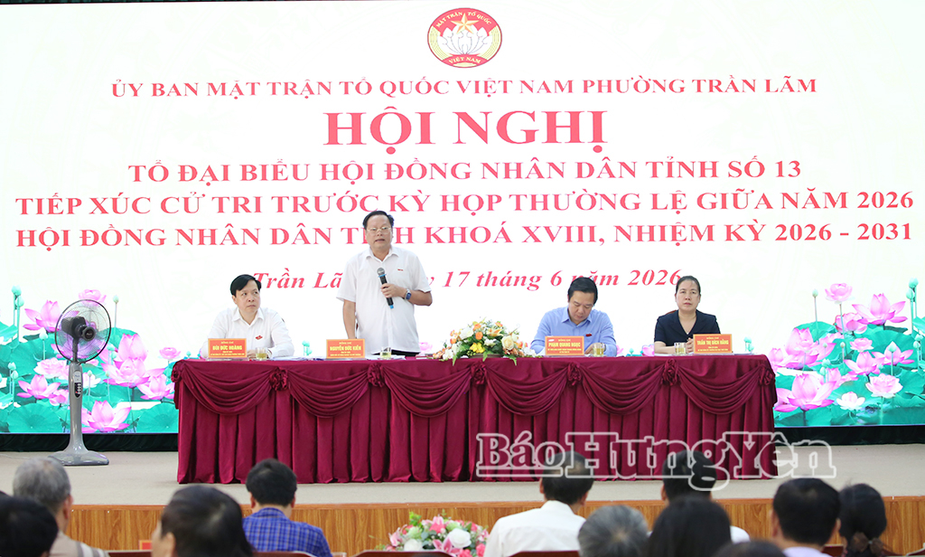 Đại biểu HĐND tỉnh giải đáp các ý kiến, kiến nghị theo thẩm quyền tại hội nghị.